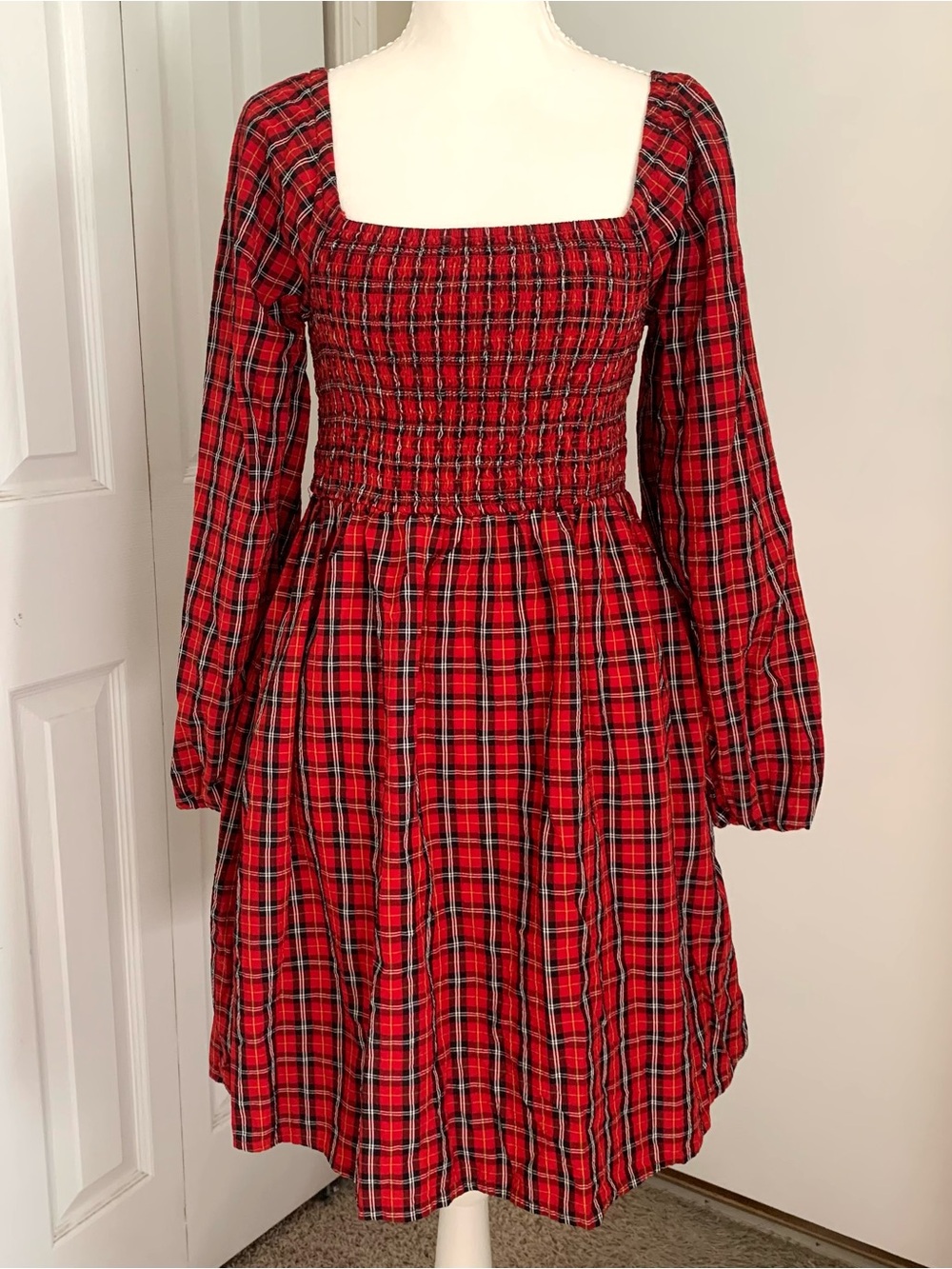 Old Navy Red Plaid Tartan Dress Smocked Fit & Flare Peasant Sleeve Sz S Holiday